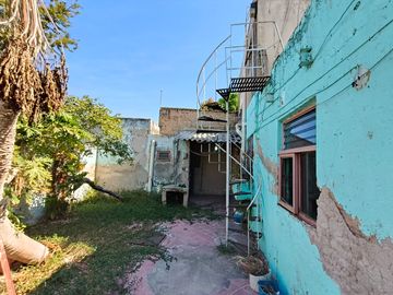 Casa en esquina ideal para desarrollar en Mezquitán, Guadalajara