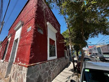 Casa en esquina ideal para desarrollar en Mezquitán, Guadalajara