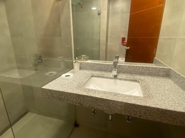 Alquiler lindo apartamento super bien ubicado