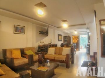 CASA AMOBLADA EN VENTA, AVENIDA EL RETORNO, IBARRA.