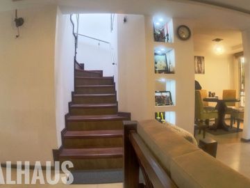 CASA AMOBLADA EN VENTA, AVENIDA EL RETORNO, IBARRA.