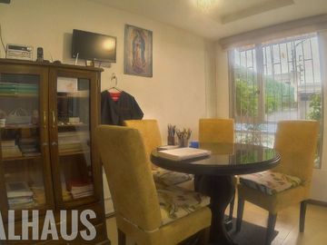 CASA AMOBLADA EN VENTA, AVENIDA EL RETORNO, IBARRA.