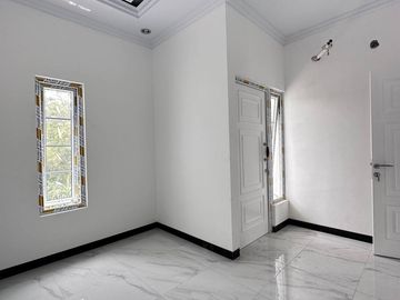 For Sale House In Jakarta Ciracas SIde LRT Station and Toll Gate Pasar Rebo