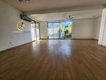 Hermosa Casa con Piscina en Alto el Manzano Til-Til.