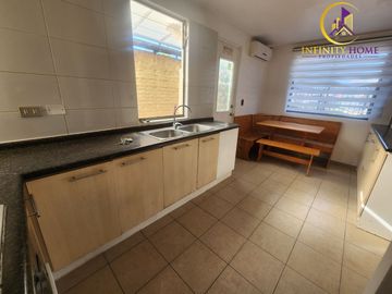 Hermosa Casa con Piscina en Alto el Manzano Til-Til.
