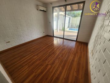 Hermosa Casa con Piscina en Alto el Manzano Til-Til.