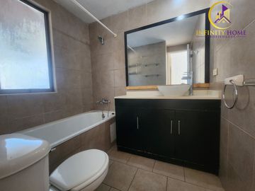 Hermosa Casa con Piscina en Alto el Manzano Til-Til.