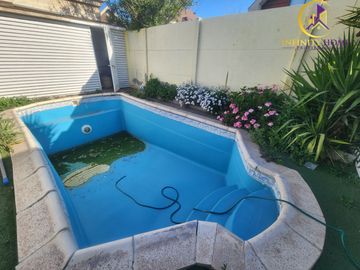 Hermosa Casa con Piscina en Alto el Manzano Til-Til.