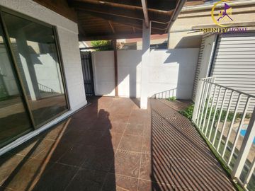 Hermosa Casa con Piscina en Alto el Manzano Til-Til.