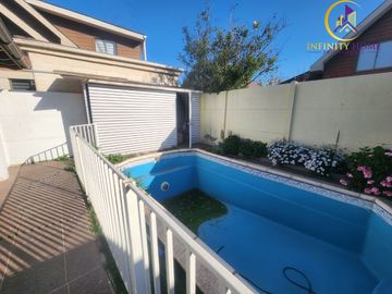 Hermosa Casa con Piscina en Alto el Manzano Til-Til.