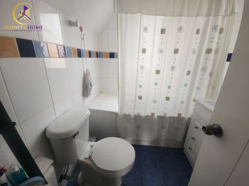 Gran Casa Modelo Gala con Piscina Alto el Manzano Til-Til.