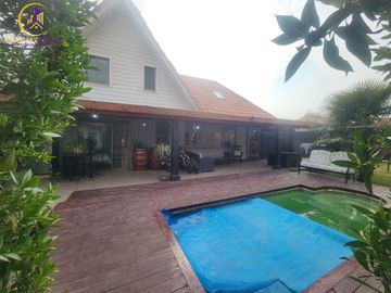Gran Casa Modelo Gala con Piscina Alto el Manzano Til-Til.