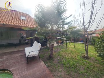 Gran Casa Modelo Gala con Piscina Alto el Manzano Til-Til.
