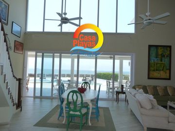 Casa de Lujo Frente al Mar de Venta en Playas Villamil, ía a Data Posorja