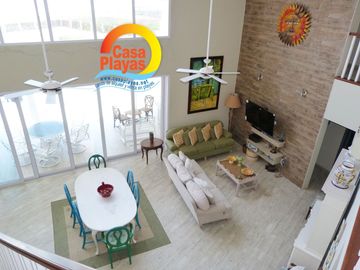 Casa de Lujo Frente al Mar de Venta en Playas Villamil, ía a Data Posorja