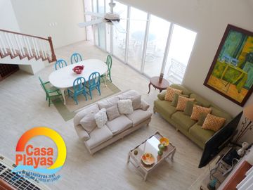 Casa de Lujo Frente al Mar de Venta en Playas Villamil, ía a Data Posorja