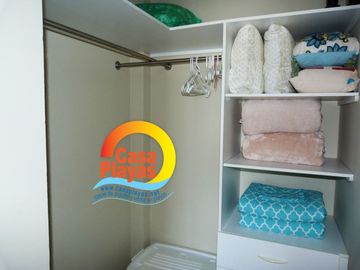 Casa de Lujo Frente al Mar de Venta en Playas Villamil, ía a Data Posorja