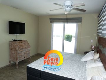 Casa de Lujo Frente al Mar de Venta en Playas Villamil, ía a Data Posorja