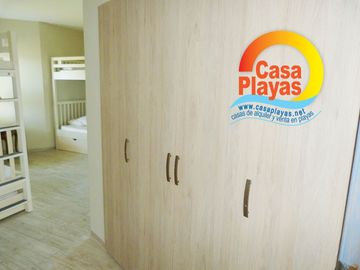 Casa de Lujo Frente al Mar de Venta en Playas Villamil, ía a Data Posorja