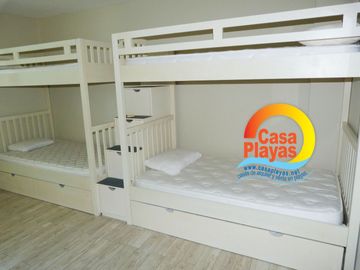 Casa de Lujo Frente al Mar de Venta en Playas Villamil, ía a Data Posorja