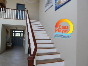 Casa de Lujo Frente al Mar de Venta en Playas Villamil, ía a Data Posorja