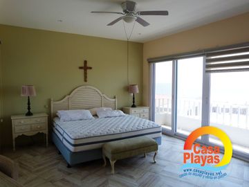 Casa de Lujo Frente al Mar de Venta en Playas Villamil, ía a Data Posorja