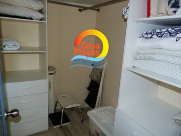 Casa de Lujo Frente al Mar de Venta en Playas Villamil, ía a Data Posorja