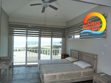 Casa de Lujo Frente al Mar de Venta en Playas Villamil, ía a Data Posorja