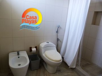 Casa de Lujo Frente al Mar de Venta en Playas Villamil, ía a Data Posorja