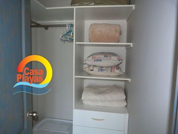 Casa de Lujo Frente al Mar de Venta en Playas Villamil, ía a Data Posorja