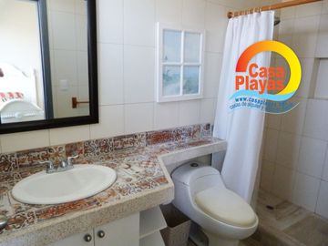 Casa de Lujo Frente al Mar de Venta en Playas Villamil, ía a Data Posorja