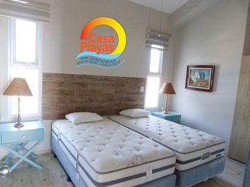 Casa de Lujo Frente al Mar de Venta en Playas Villamil, ía a Data Posorja