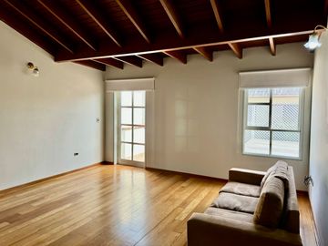 Venta linda casa en condominio Los Granados. Surco. Cerca a universidad de Lima