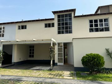 Venta linda casa en condominio Los Granados. Surco. Cerca a universidad de Lima