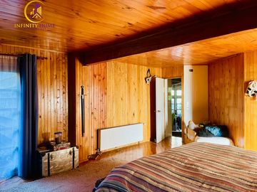 Hermosa Casa con Bosque Nativo y cerca del  Lago Caburgua Pucón