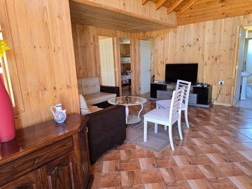 Complejo turistico con 3 cabañas rusticas equipadas