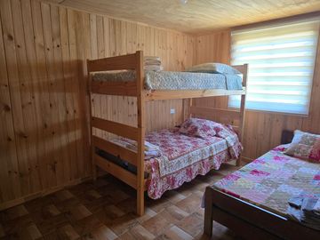 Complejo turistico con 3 cabañas rusticas equipadas