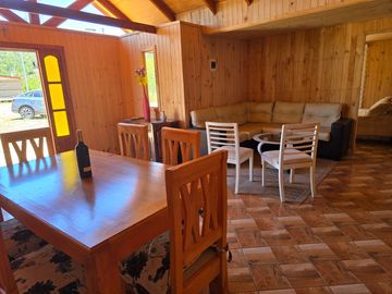 Complejo turistico con 3 cabañas rusticas equipadas
