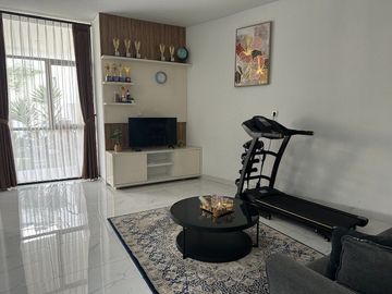 Dijual Cepat Rumah Villa Mewah di Lembang Bandung