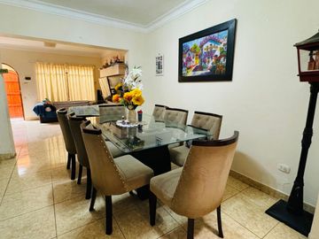 VENTA DE CASA  EN LA PERLA