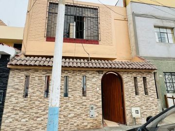 VENTA DE CASA  EN LA PERLA
