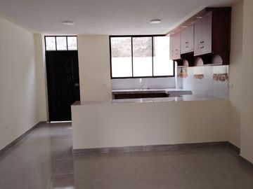 VENDO Casa nueva por estrenar – Turubamba de Monjas Municipal, Sur de Quito