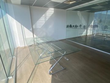 Venta de Dos Oficinas en La Dehesa: ¡Ideales para Inversión o Empresa! (Posibilidad de Venta Separada)