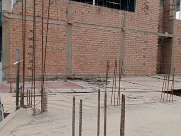 Venta De Aires frente Al Parque de 94 m² En Urb. San German SMP