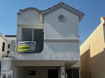 CASA SEMINUEVA , CON ASOMBROSA DISTRIBUCION
