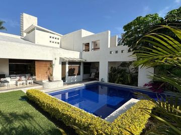 casa en venta en fraccionamiento Lomas de Cocoyoc