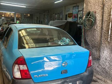 Vendo casa que puede funcionar para  uso comercial o industrial