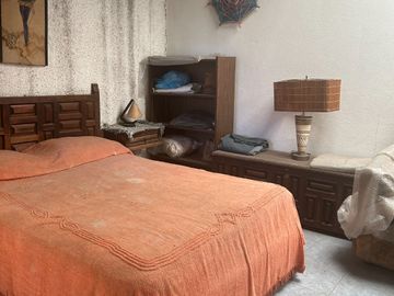 Vendo casa que puede funcionar para  uso comercial o industrial
