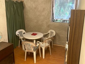 Vendo casa que puede funcionar para  uso comercial o industrial