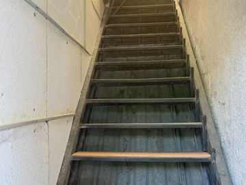 Vendo casa que puede funcionar para  uso comercial o industrial